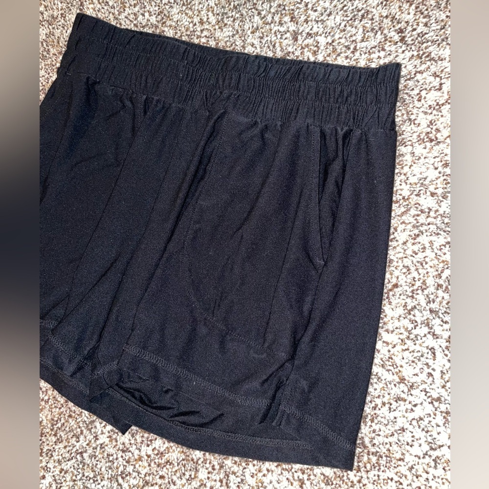 Activ8 athletic shorts size small - Picture 2 of 3